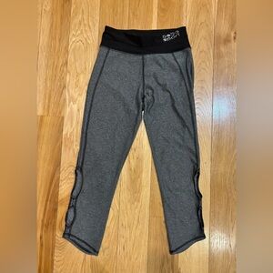 Bebe Sport Gray & Black Cropped Workout Leggings with Cutouts Womens Size XS